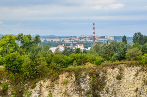 città di chrzanow in polonia. - cave church foto e immagini stock