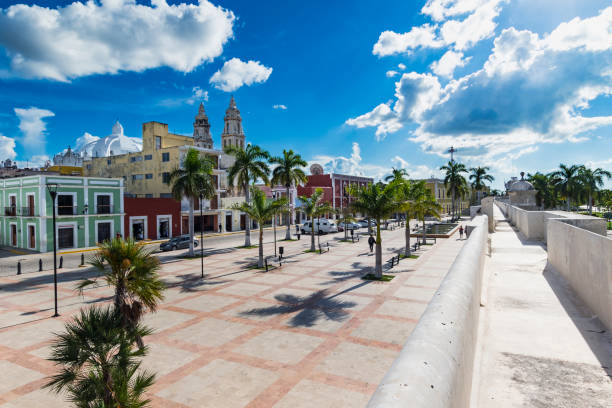 plaza del patrimonio, campeche - campeche photos et images de collection