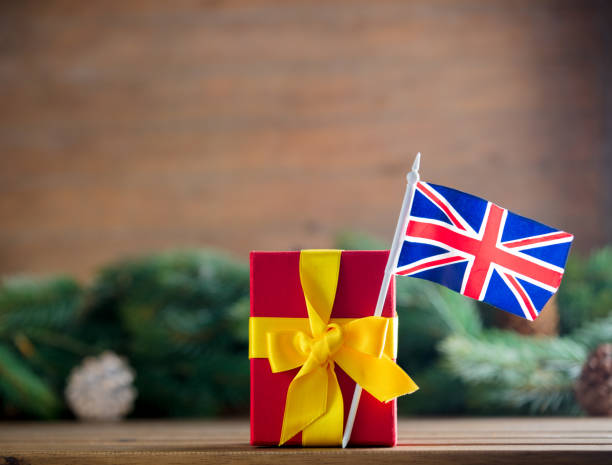 istock Little gift box with United Kingdom flag 862511870