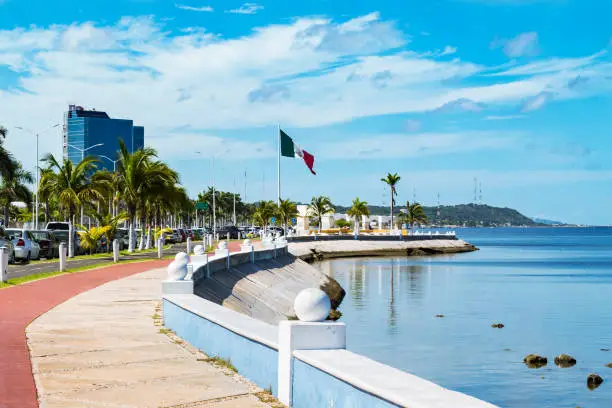 Pedestrian path and bycicle lane along the Campeche Malecon