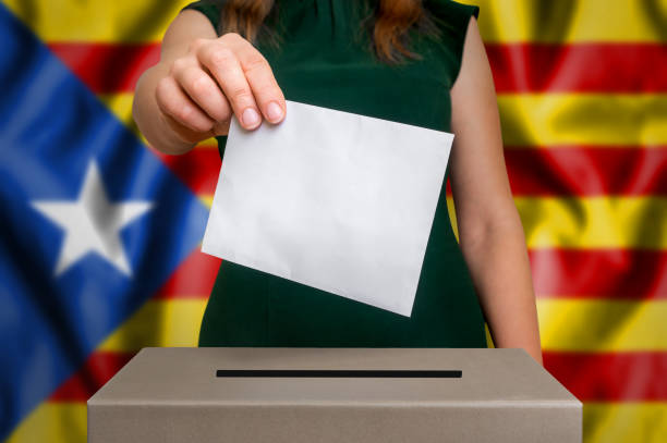 istock Election in Catalonia - voting at the ballot box 862557564