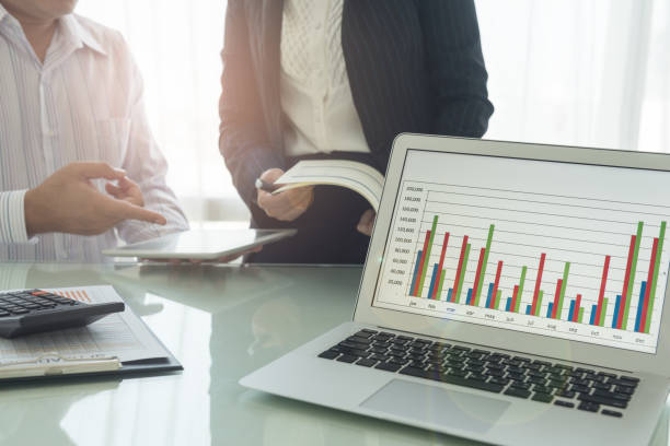 istock financial report business meeting 862560466