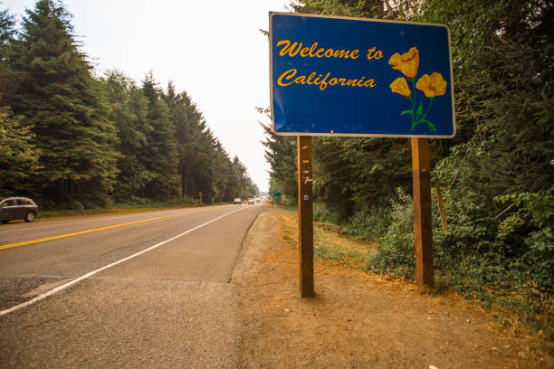 istock Welcome to California state line sign 862570806