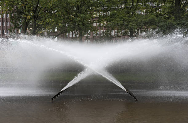 fountains in the hamburg city park planten un blomen - blomen imagens e fotografias de stock