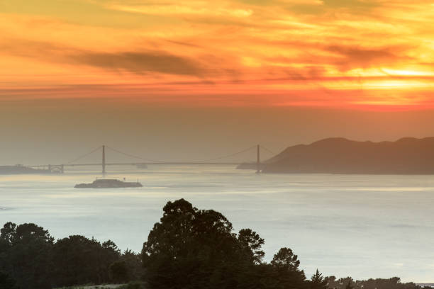 istock Fiery Smoky Sunset over the Golden Gate Bridge. 862600892
