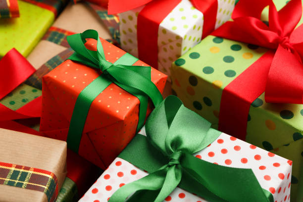 istock Lots of xmas gift boxes, colorful background 862609554