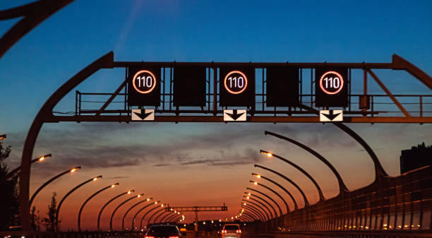 night road with cars and lights in saint-petersburg - highway 94 imagens e fotografias de stock