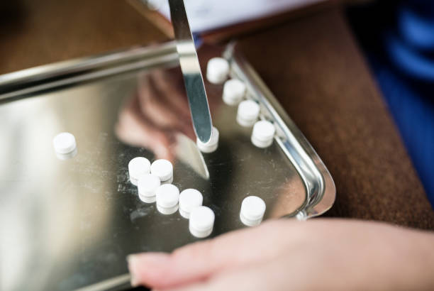 istock A doctor sorting out medicine 862619510