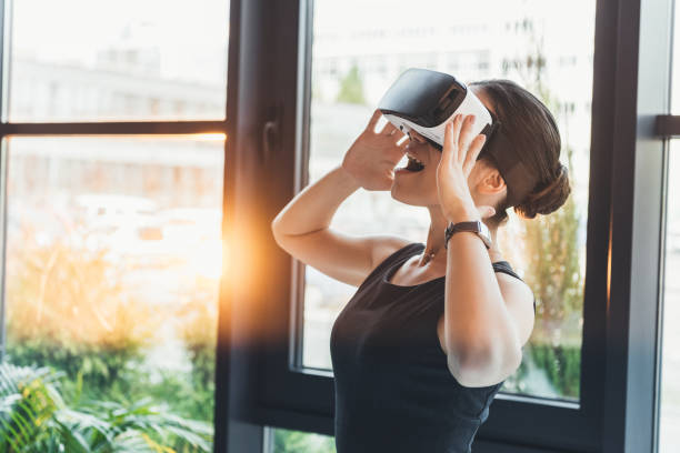 istock businesswoman with virtual reality glasses 862643040