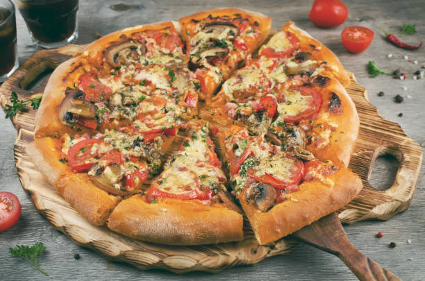 istock Hot homemade pizza ready to eat 862657416