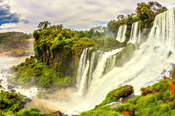 istock The clouds of water spray 862663650