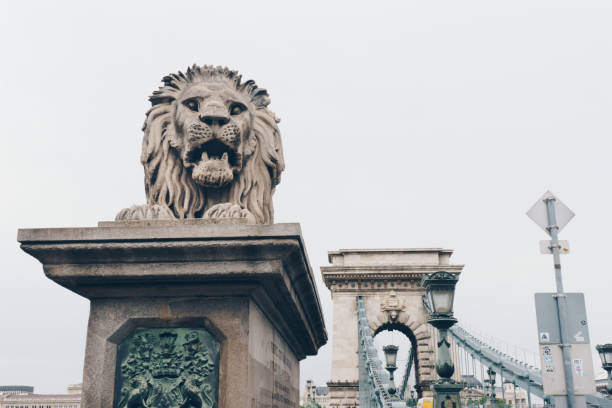 istock Lion on Chain Bridge on the Danube River in Budapest, Hungary 862667222