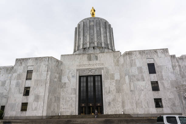 istock Oregon State Capitol in Salem 862735884