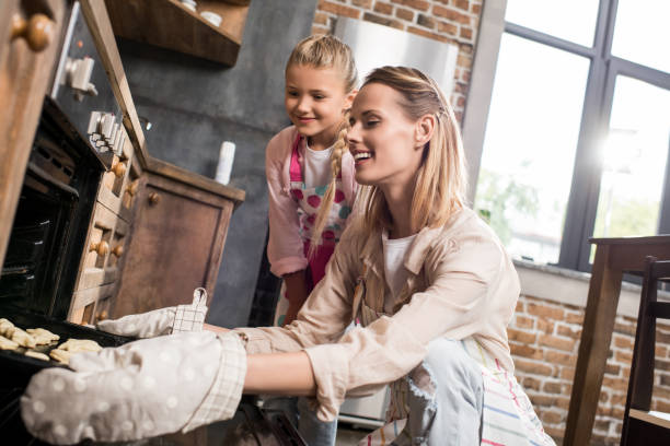istock family baking cookies together 862739974