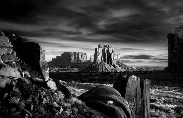 istock Spectacular Sunrise in Monument Valley 862751572