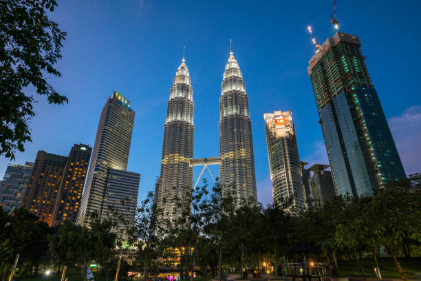 istock The Petronas twin towers at night 862761932