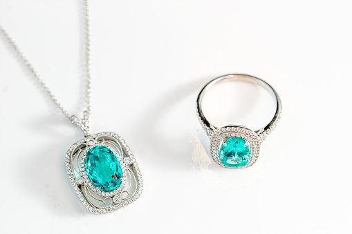 Beautiful set of necklace and ring with precious gemstone