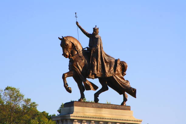istock Statue of King Louis in St Louis MO 862896850