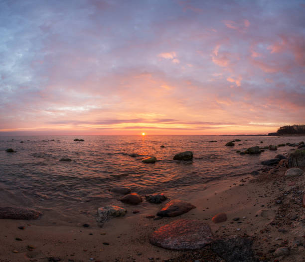istock dawn on the shore of the Baltic Sea 863208496