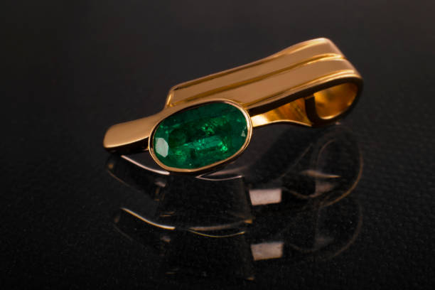 istock emerald jewelry and earrings 863276012