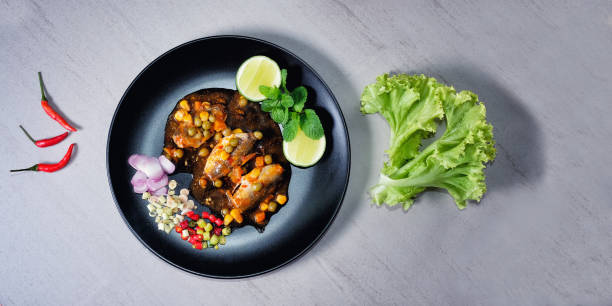 istock Spicy Canned Sardine Salad (Yum Pla Ka-Pong) 863484932