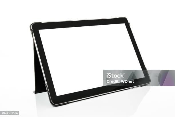 Tableta Digital Moderno Foto de stock y más banco de imágenes de Tableta digital - Tableta digital, Fondo blanco, Punto de vista