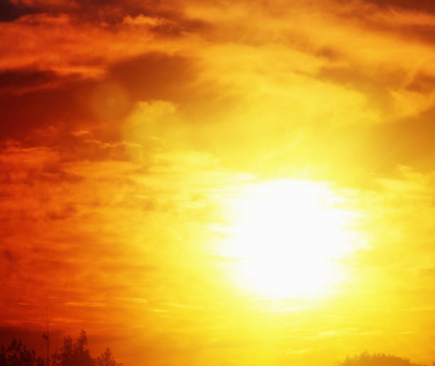 istock Glorious golden sunrise or sunset 863519924