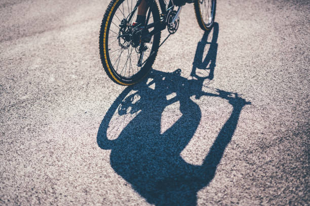 istock Sports girl with a bicycle 863521118