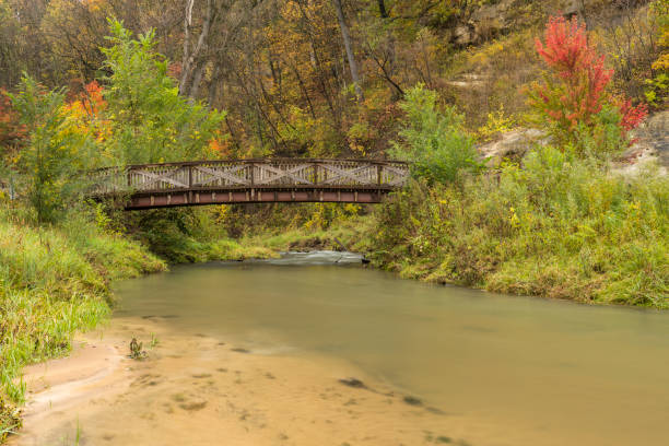 istock Thompson Creek Bridge In Autumn 863525268