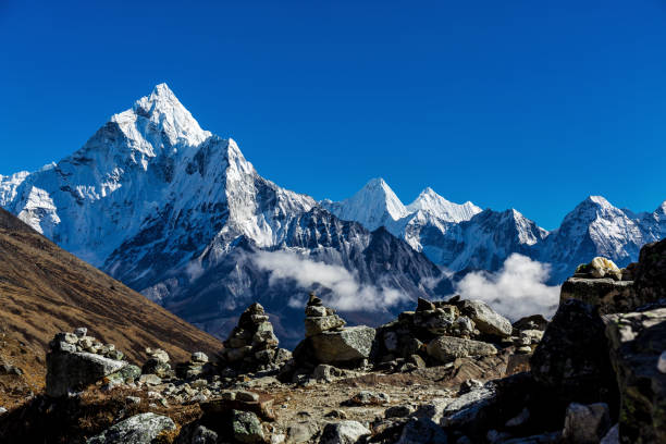 istock Snowy mountains of the Himalayas 863662116