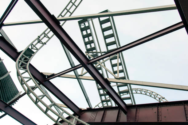 istock Curved metal structure in the city 863718674
