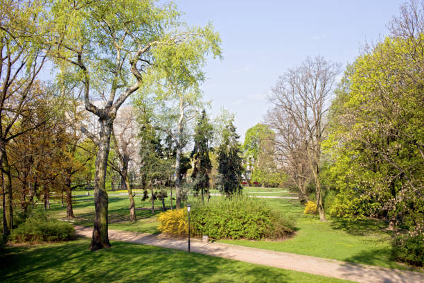 istock Saxon Garden in Warsaw 863734174
