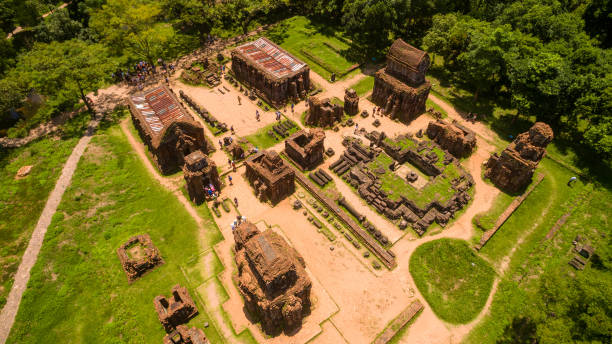 thánh địa mỹ sơn - quảng nam, từ trên trời rơi xuống - thánh địa mỹ sơn bức ảnh hình ảnh sẵn có, bức ảnh & hình ảnh trả phí bản quyền một lần