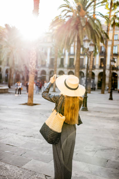 istock Woman traveling in Barcelona 863809382