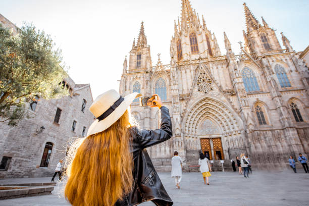 istock Woman traveling in Barcelona 863822258