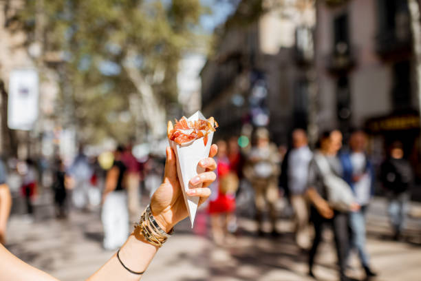 istock Holding jamon in Barcelona 863823282