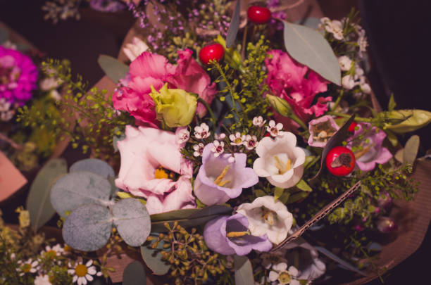 ドライフラワー - cut flowers rose purple flower arrangement ストックフォトと画像