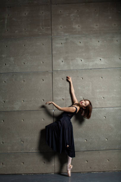 istock ballerina in the studio 863860728
