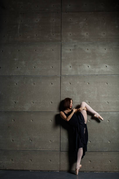 istock ballerina in the studio 863860742