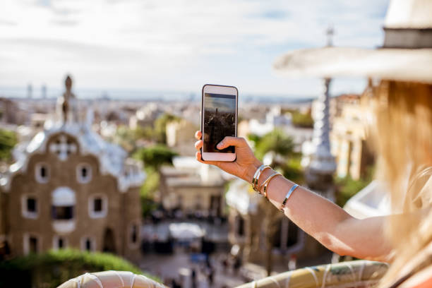 istock Woman traveling in Barcelona 863861884