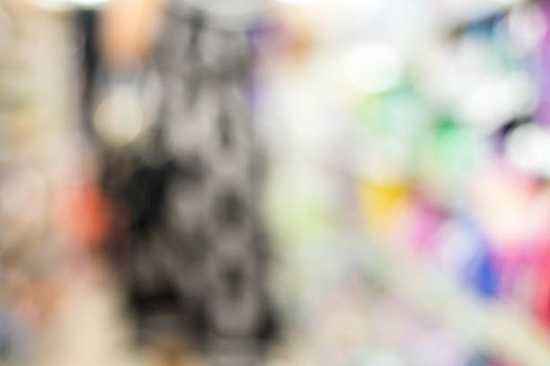 Supermarket blur background with bokeh light ,Product shelf - fotografia de stock