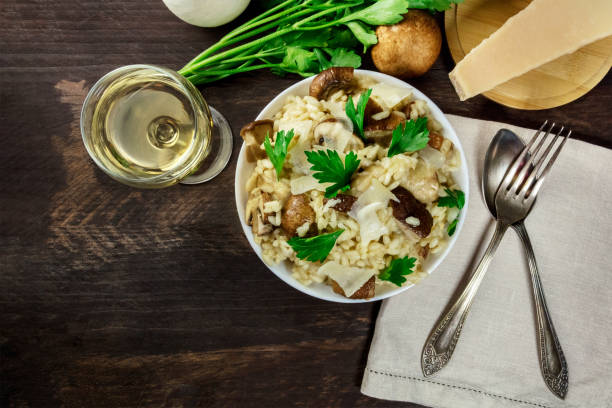 istock Overhead photo of mushroom risotto with copyspace 864043906