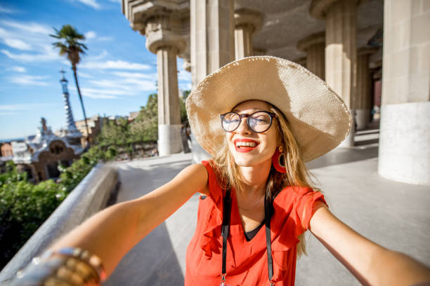istock Woman traveling in Barcelona 864092328