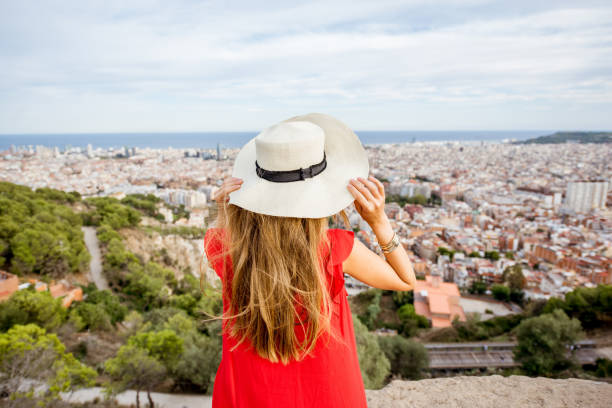 istock Woman traveling in Barcelona 864097112