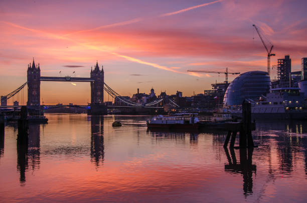 istock London Bridge Sunrise 864162264