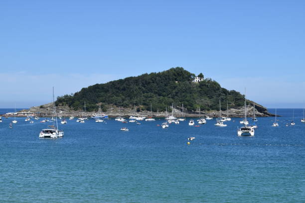 istock Coast of a gulf. 864181120