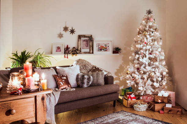 natale nordico con un albero di natale bianco - christmas tree christmas tree artificial foto e immagini stock