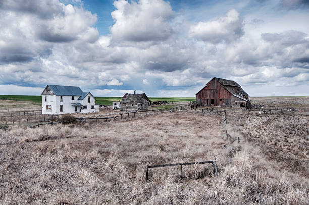 istock Homestead On The Palouse 864323798