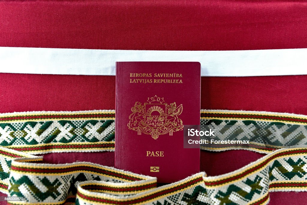 Passaporte da Letónia - Foto de stock de Letônia royalty-free