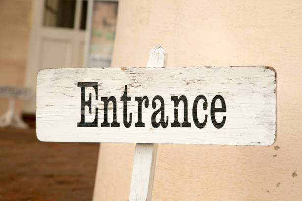 istock Wooden Entrance Sign 864396828